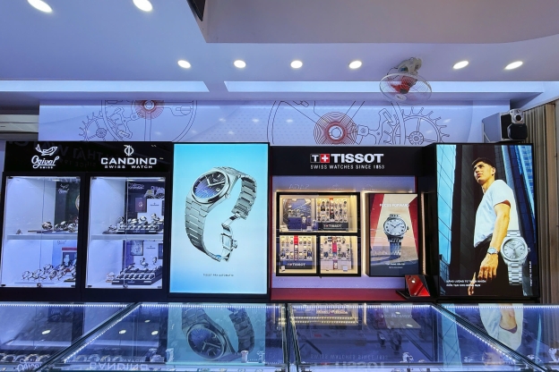 Shop Nguyễn Huệ