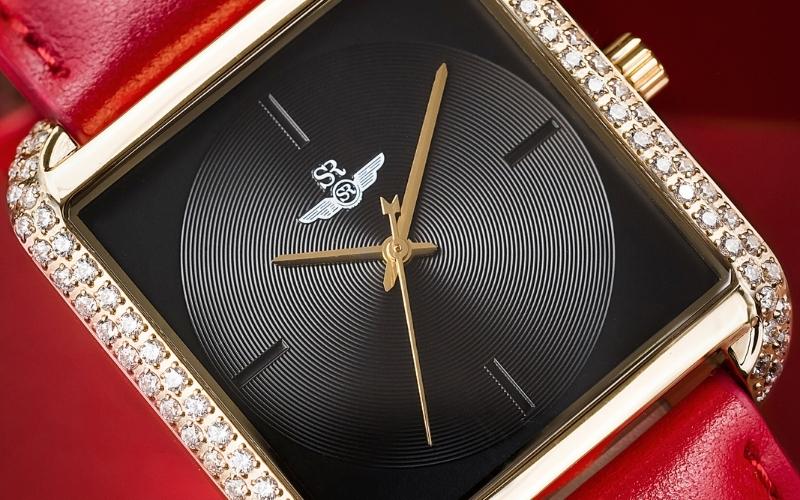 Đồng hồ SR Watch nữ Sapphire có tốt không?